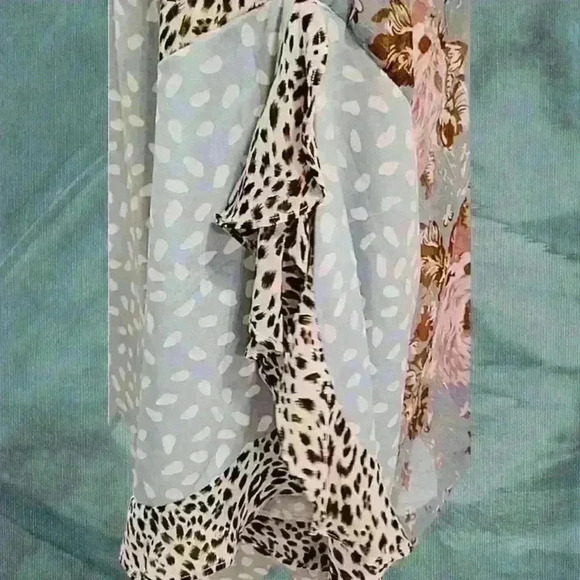 Umgee Split Ruffle Sleeve Top - Picture 7 of 8